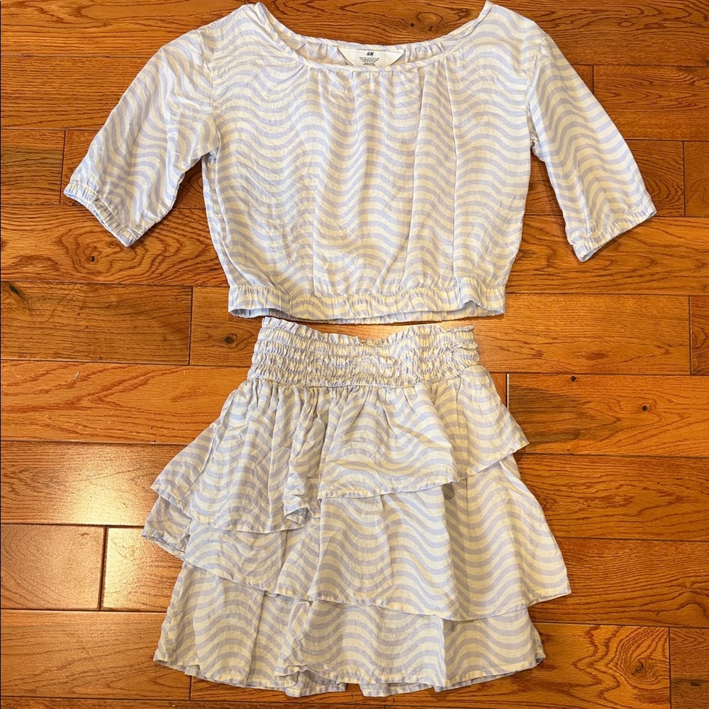 H&M Kids Matching Set Crop Top Ruffle & Tier Skirt White and Light Purple Strips